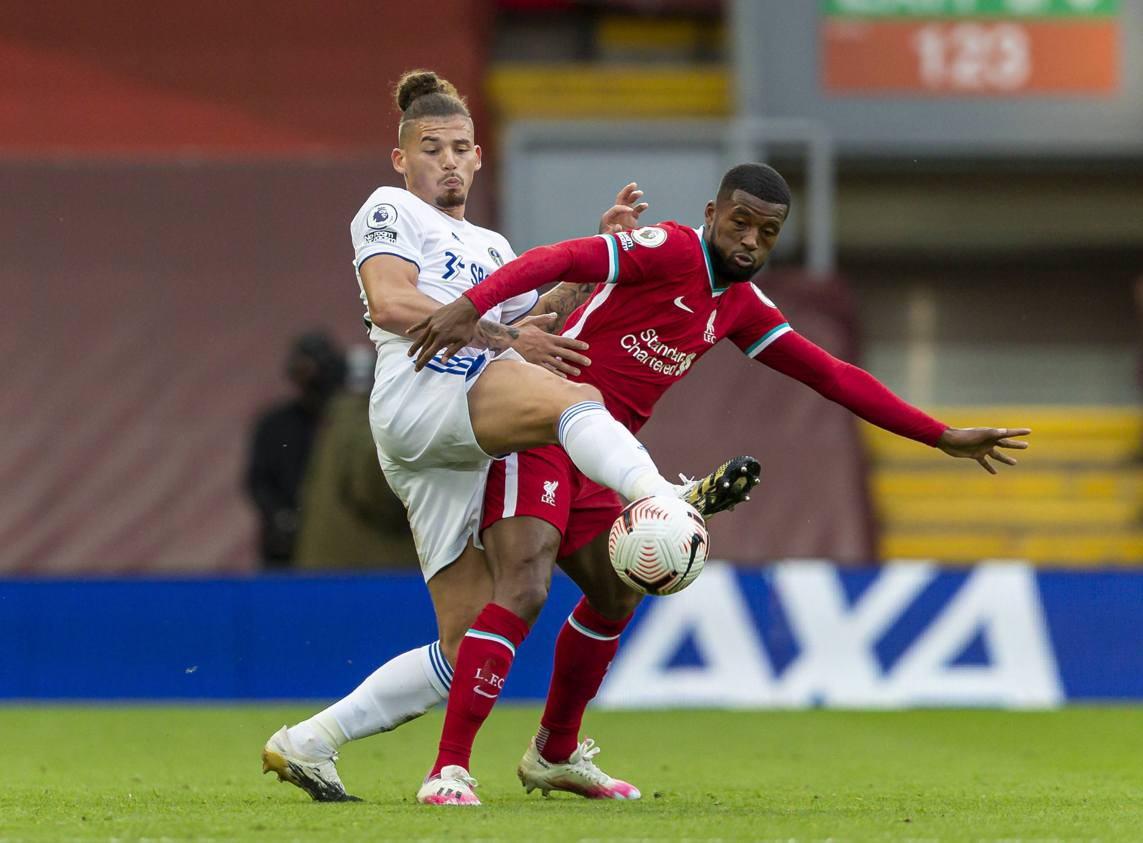 力求压制对 力求压制对